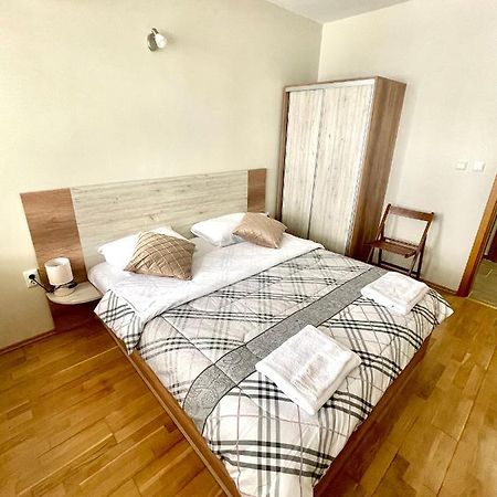 Sunny Apartment Varna Exterior photo