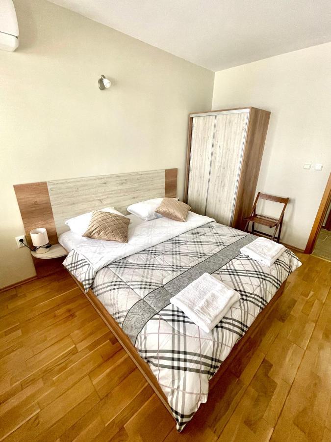 Sunny Apartment Varna Exterior photo